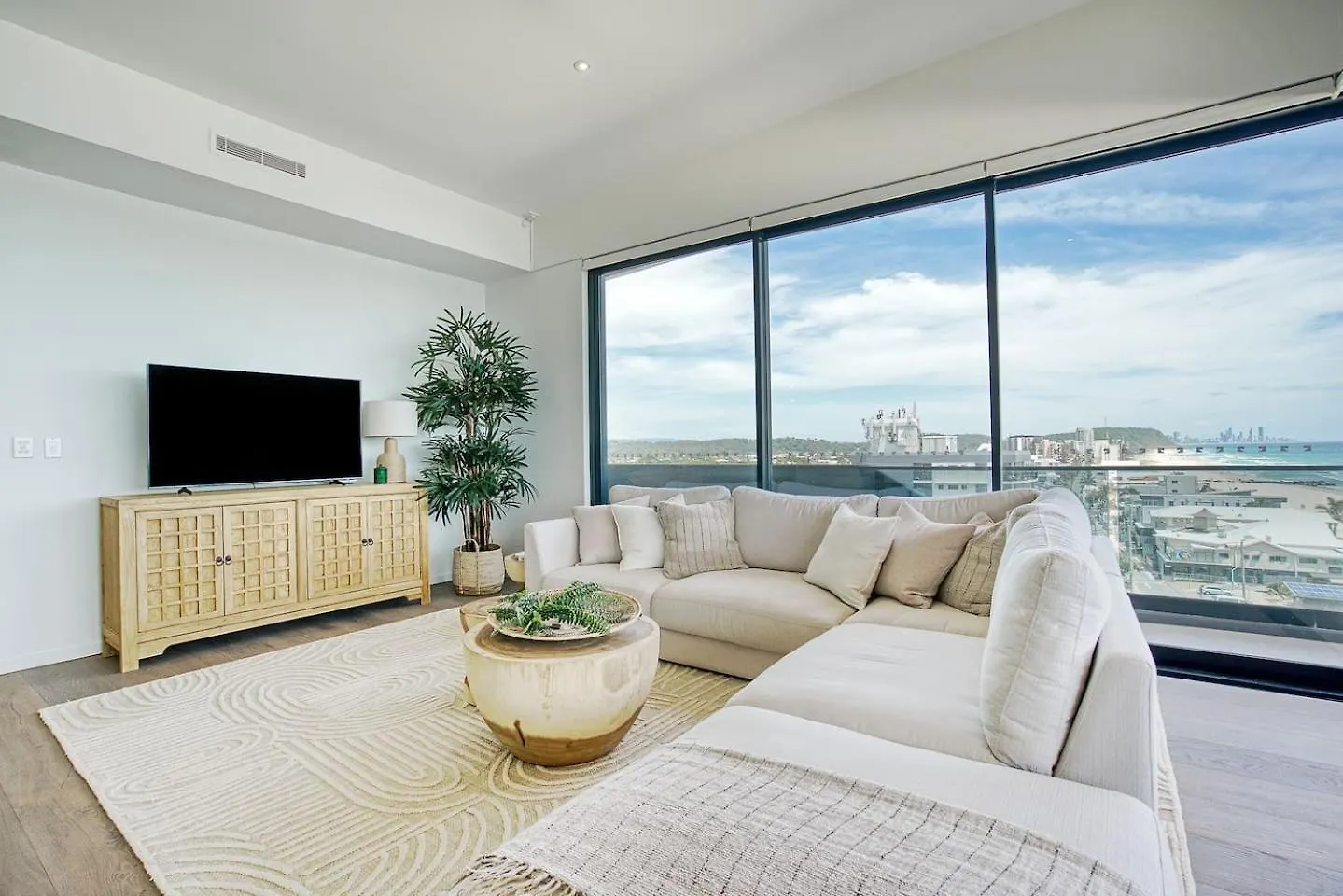 Sable Penthouse At Palm Beach'S Waterfront Gold Coast Apartment
